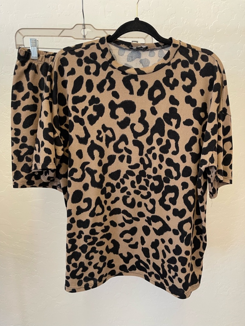Fashion Nova Tan & Black Leopard Print Short Sleeve Tee